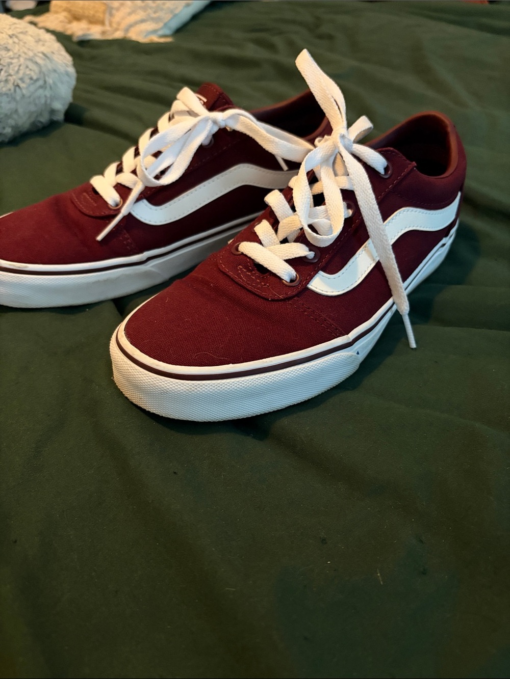 Vans Old Skool Sneakers in Burgundy and White